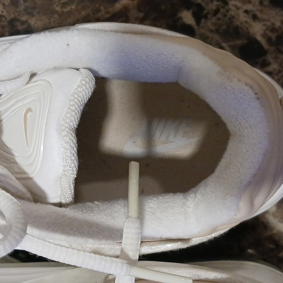 ⚫️  Nike AirMax Deluxe Streetwear/Lifestyle Shoes Size 7 Men/8.5 Women - Picture 13 of 13